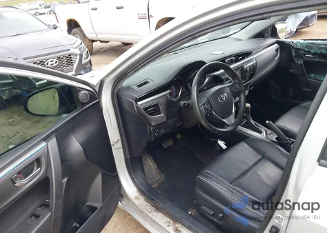 2016 Toyota Corolla S Premium z USA, uszkodzony, nr VIN 5YFBURHE8GP498496